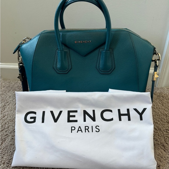 GIVENCHY
Antigona Medium Goatskin Bag (Teal) - Picture 3 of 7